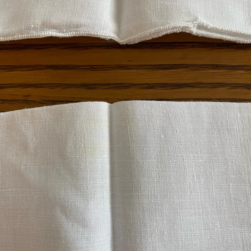 Vintage white tablecloth 40” sq and six (12” sq) napkins w/ embroidered flowers